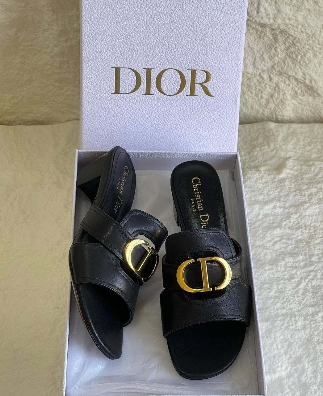 DIOR 
SuperMaster Quality 💯
450 dhs💓
Size: 36-41💥

Zain171
♥️♥️♥️