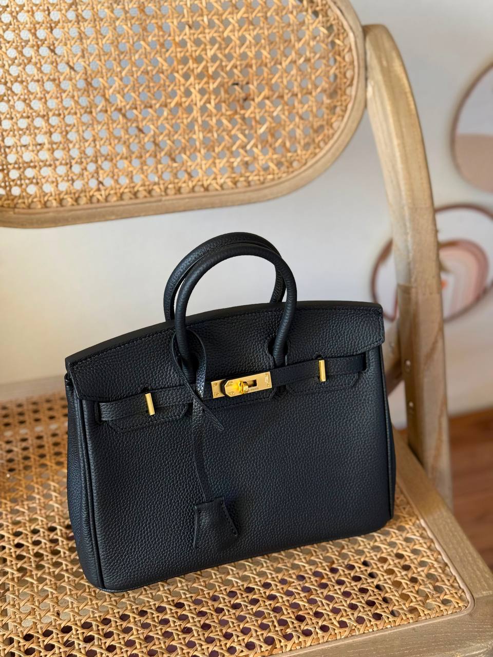 HERMES
25cm
390 dhs🇦🇪🇦🇪
*MASTER QUALITY*
With box🎁

Zain167
♥️♥️♥️