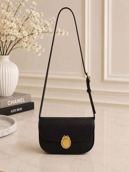 DIOR 
23cm
110 dhs💛
with box

Zain44
♥️♥️♥️
