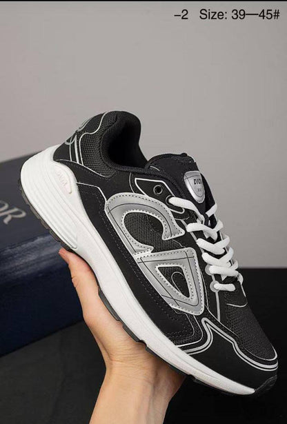 Dior Shoes 
Size-39 To 45.

150 dhs❣️
Good Quality 🔥

Zain82
♥️♥️♥️