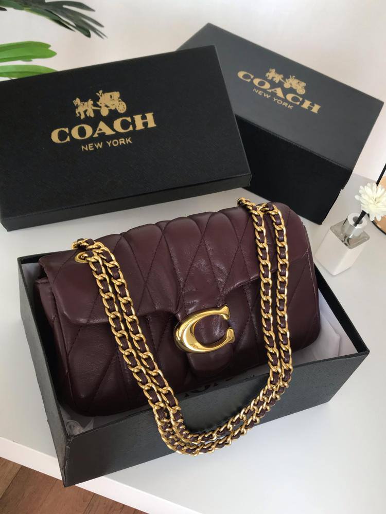 Coach 
100 dhs🇦🇪🇦🇪

with box
size 25×8×15cm

Zain42
♥️♥️♥️