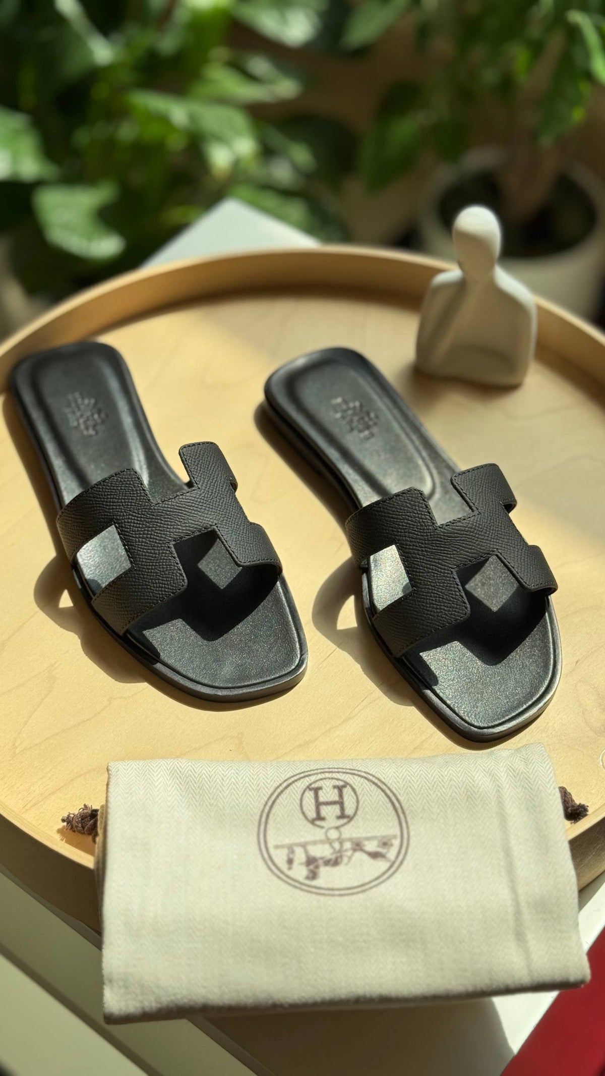 Hermes

Available

Master quality 
Size: 36 to 41 

430 dhs🇦🇪🇦🇪

Zain318
♥️♥️♥️