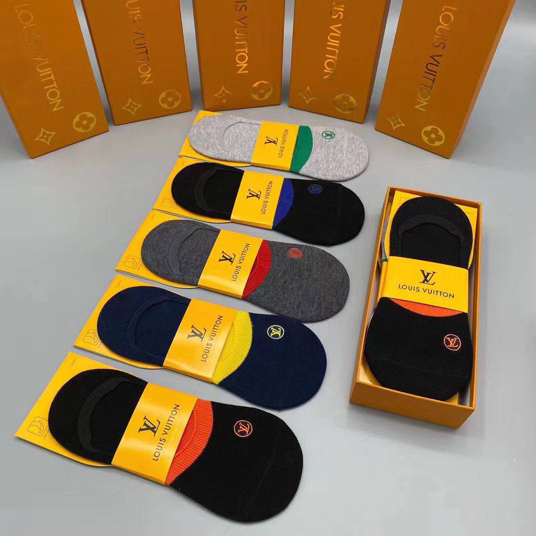 NEW CAME
SOCKS 
GOOD QUALITY 
40 dhs✅
(IN ONE BOX 5 PAIRS)

Zain40
♥️♥️♥️