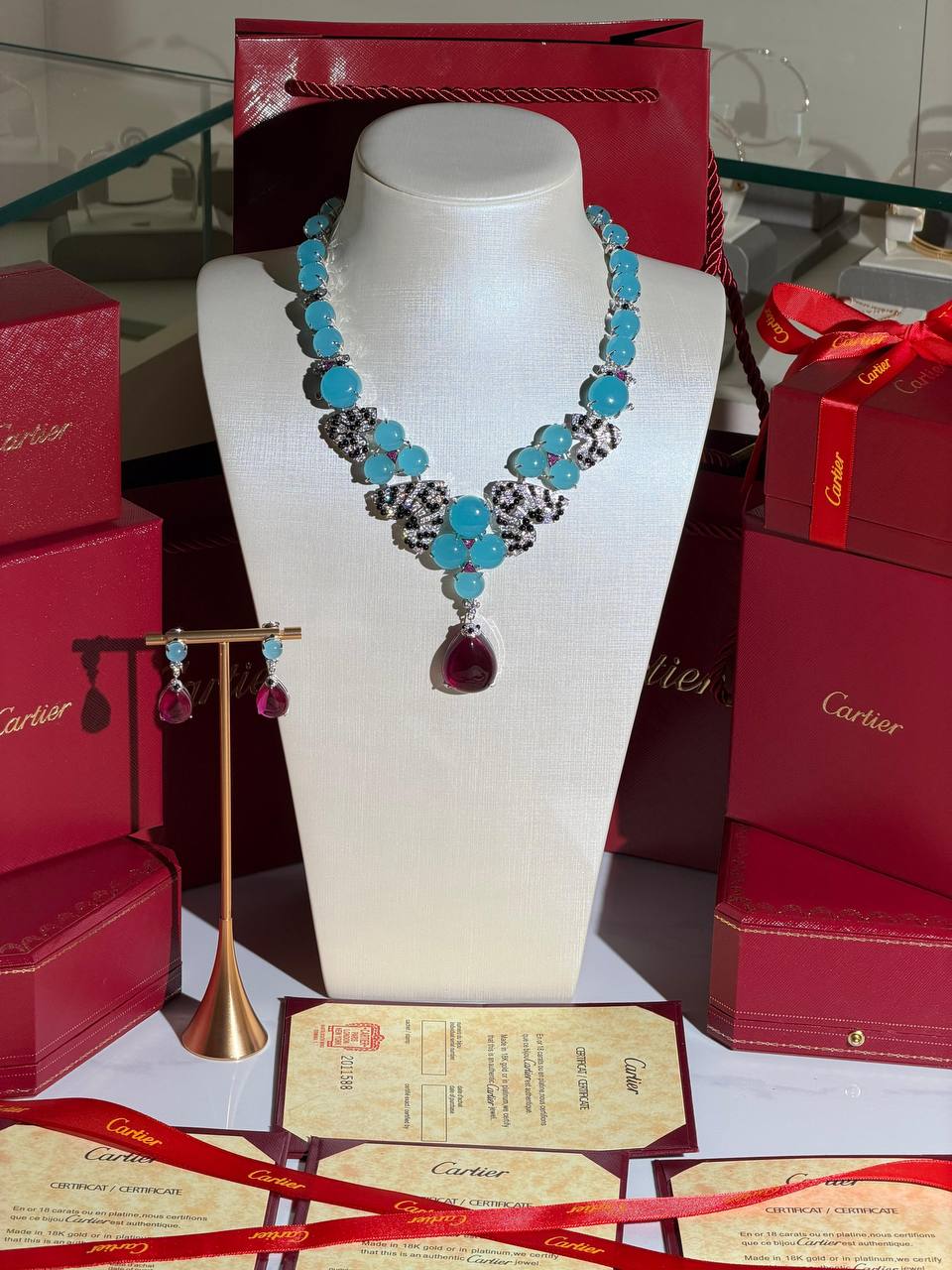 *Cartier Masterpiece*
  
(High Jewelry Collection 😍  )

Quality: Super Master 
Non -Tarnish color

* ⁠Necklace 
* ⁠Earring
For Price 👇 WTSP Text Zain 0568585901

Zain268
♥️♥️♥️