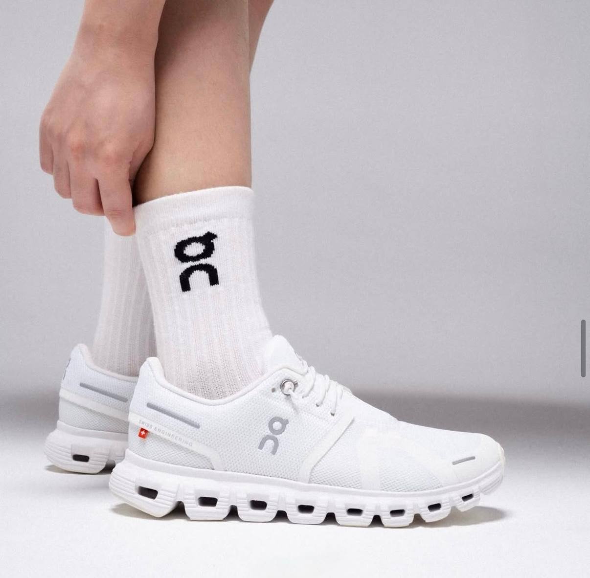 On Running Cloud 6 All ， 
Size 36-45 ，
220 dhs❣️

Zain18
♥️♥️♥️