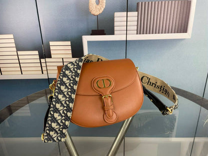 DIOR MASTER QUALITY SPECIAL OFFER WITH BOX 
190 dhs🇦🇪🇦🇪
……(leather)

Zain295
♥️♥️♥️