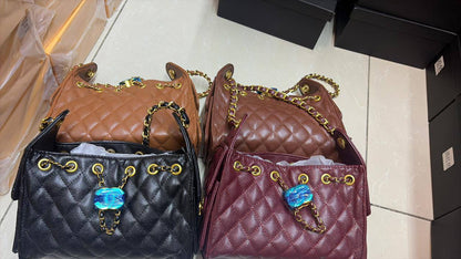 Chanel
100 dhs🇦🇪🇦🇪
with box

Zain265
♥️♥️♥️