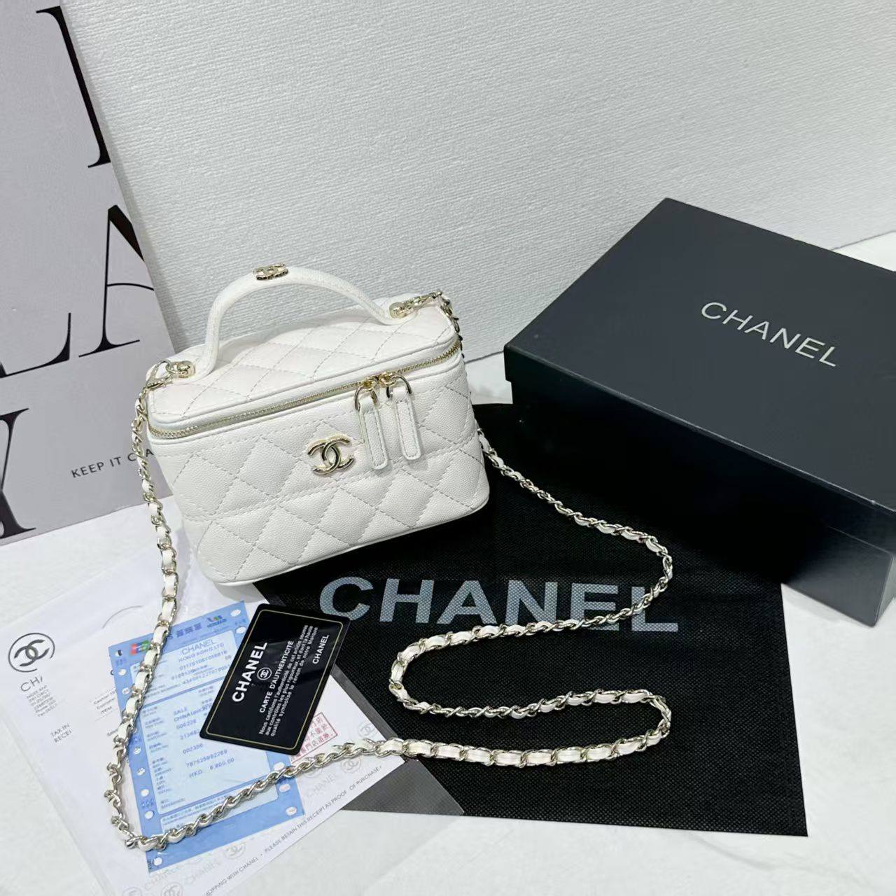 Chanel

withbox 
🎁🎁🎁

100 dhs❣️

Zain143
♥️♥️♥️