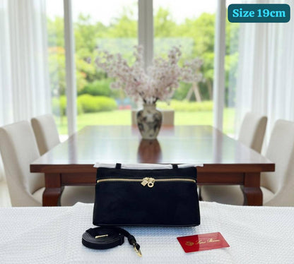 Loro Piana
Good quality 

with box 
🎁🎁🎁

80 dhs🪙🖤

Zain186
♥️♥️♥️