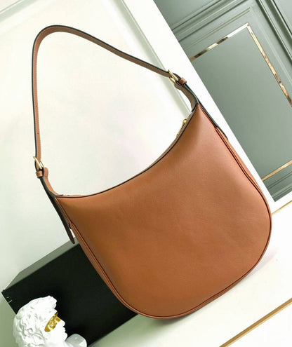 CELINE 
NEW CAME 
GOOD QUALITY 
105 dhs👑

Zain39
♥️♥️♥️