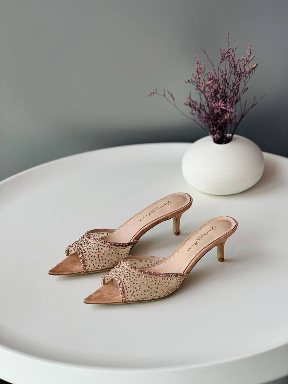 Gianvitto Rossi🌹
Size 36_41
Super high quality* 
450 dhs🪙🌨️

Zain176
♥️♥️♥️