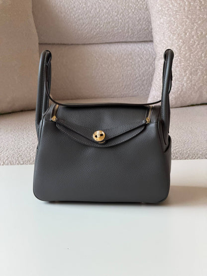 Dior offer

195 dhs 

 Valvet pretty shop 
♥️♥️♥️

Zc