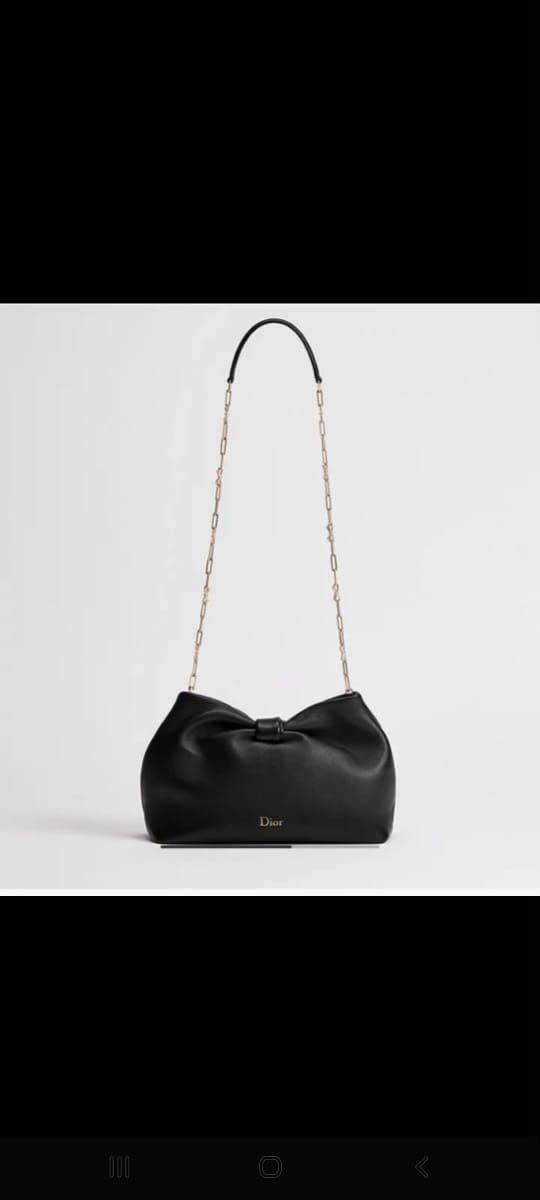 DIOr 

95 dhs🇦🇪🇦🇪
with box

Zain90
♥️♥️♥️