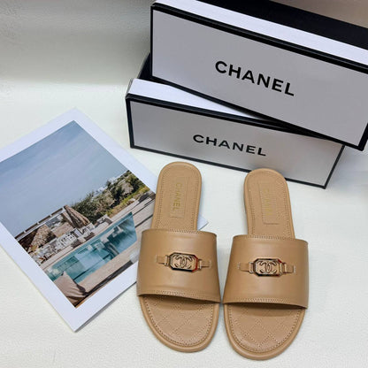 Chanel
Size 36to41
70 dhs💓

Zain236
♥️♥️♥️