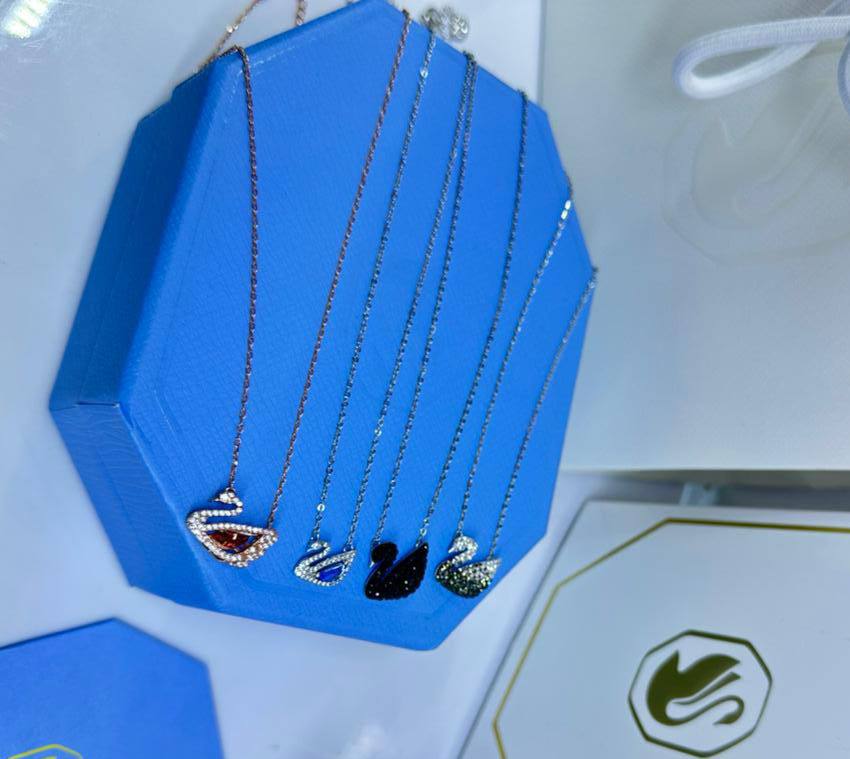 Swarovski Necklace* 🌺
Master Quality 

75 dhs🪙🌨️
with master box 🗃️

Zain48
♥️♥️♥️