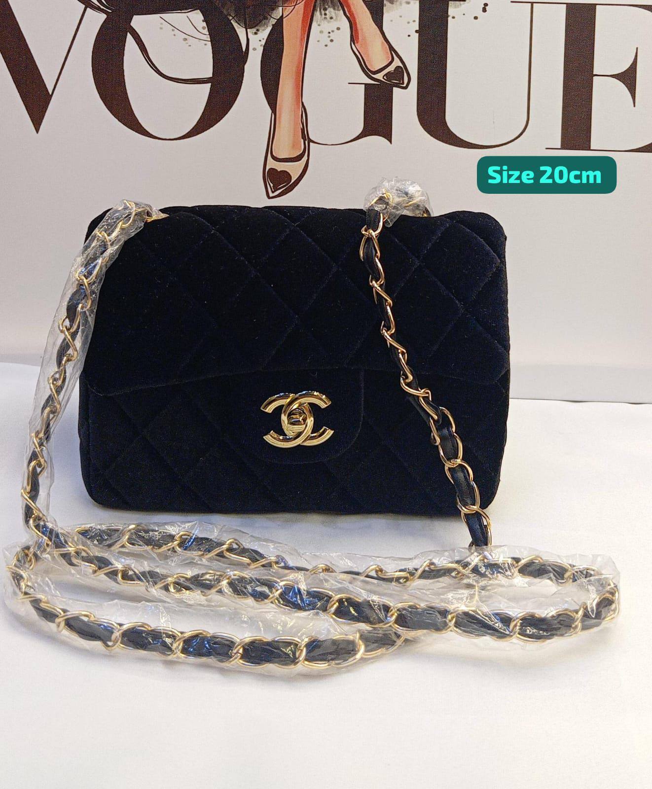Chanel
Best quality
With box’s
🎁🎁🎁

100 dhs🌺
size 20cm

Zain158
♥️♥️♥️