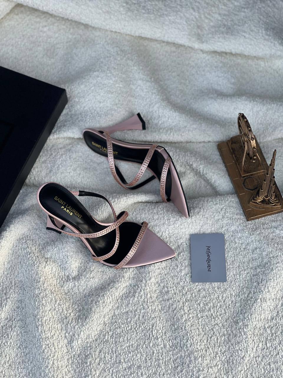 New. Ysl heel  

   Size  .  36.  to 41

90 dhs❣️

Zain80
♥️♥️♥️