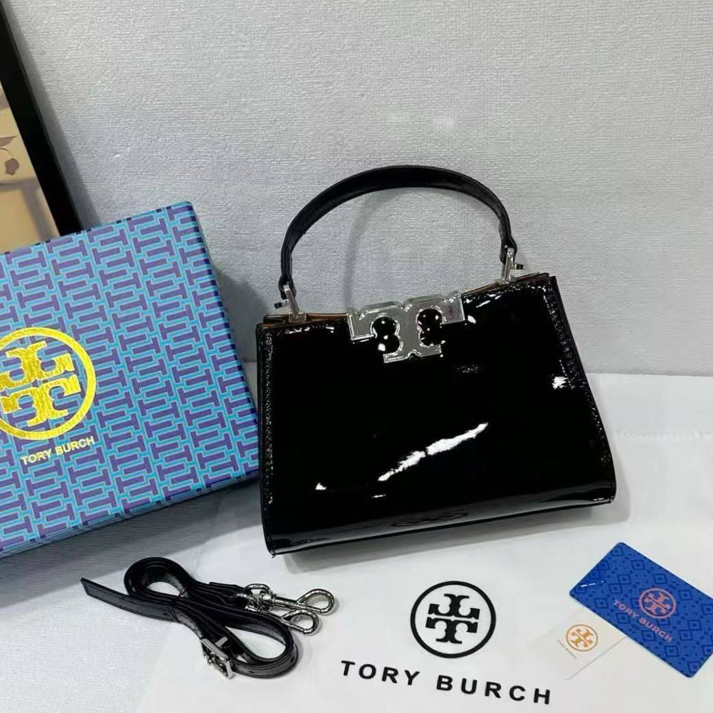 TORY BURCH 

NEW CAME
 GOOD QUALITY 
WITH BOX 

90 dhs🇦🇪🇦🇪

Zain295
♥️♥️♥️