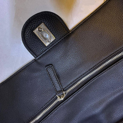 CHANEL 
COPY ONE
32cm 
220 dhs🇦🇪🇦🇪

Zain295
♥️♥️♥️