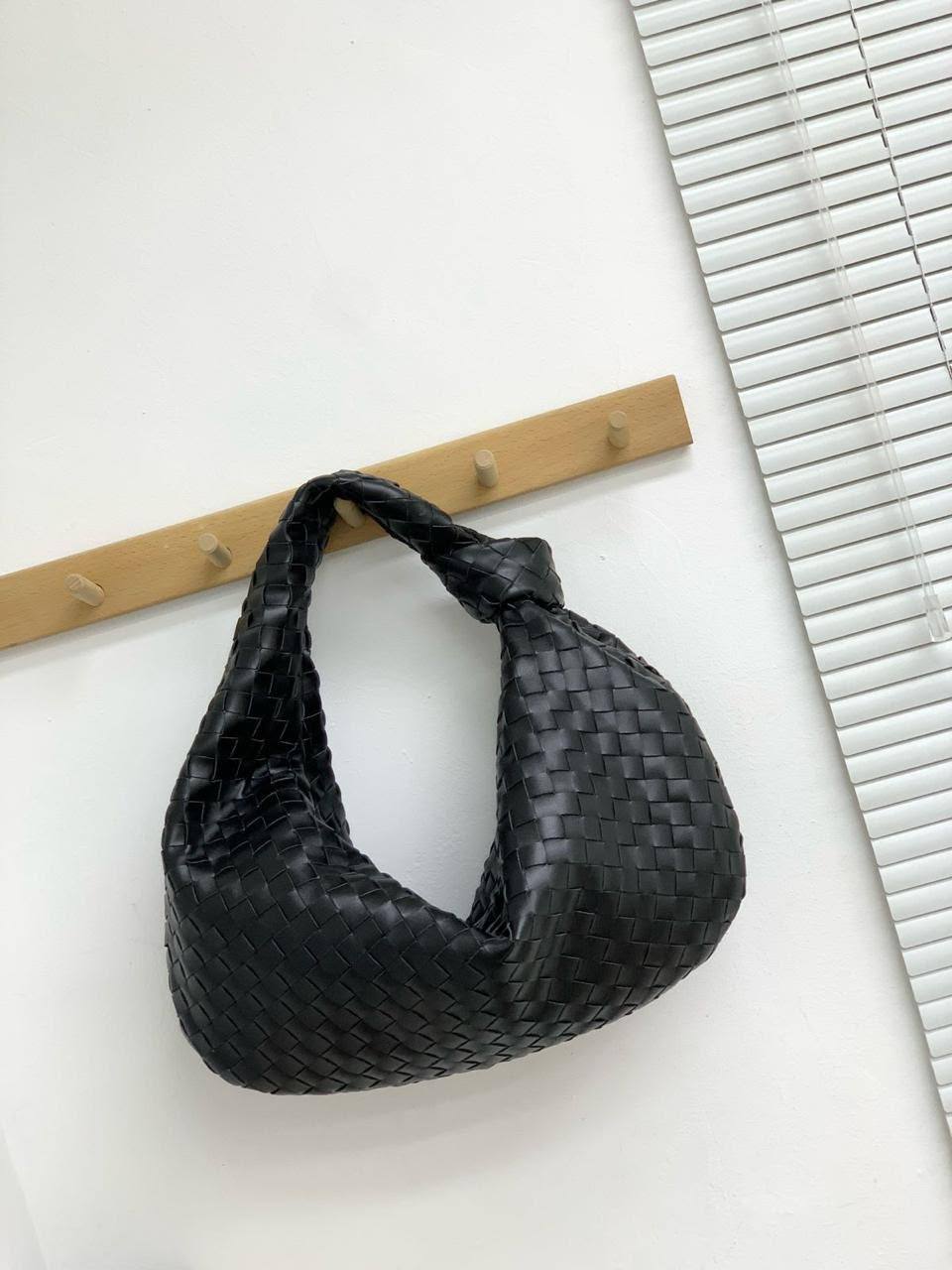 Bottega 


new arrival 

320 dhs🇦🇪🇦🇪🇦🇪

45cm🥰🥰

Zain228
♥️♥️♥️