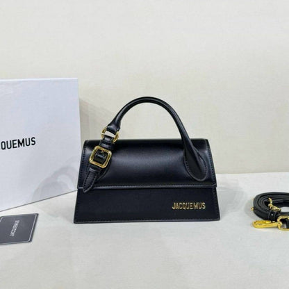 JACQUEMUS 

RESTOCK 
GOOD QUALITY 

WITH BOX 
100 dhs🇦🇪🇦🇪

SIZE: 20cm

Zain39
♥️♥️♥️