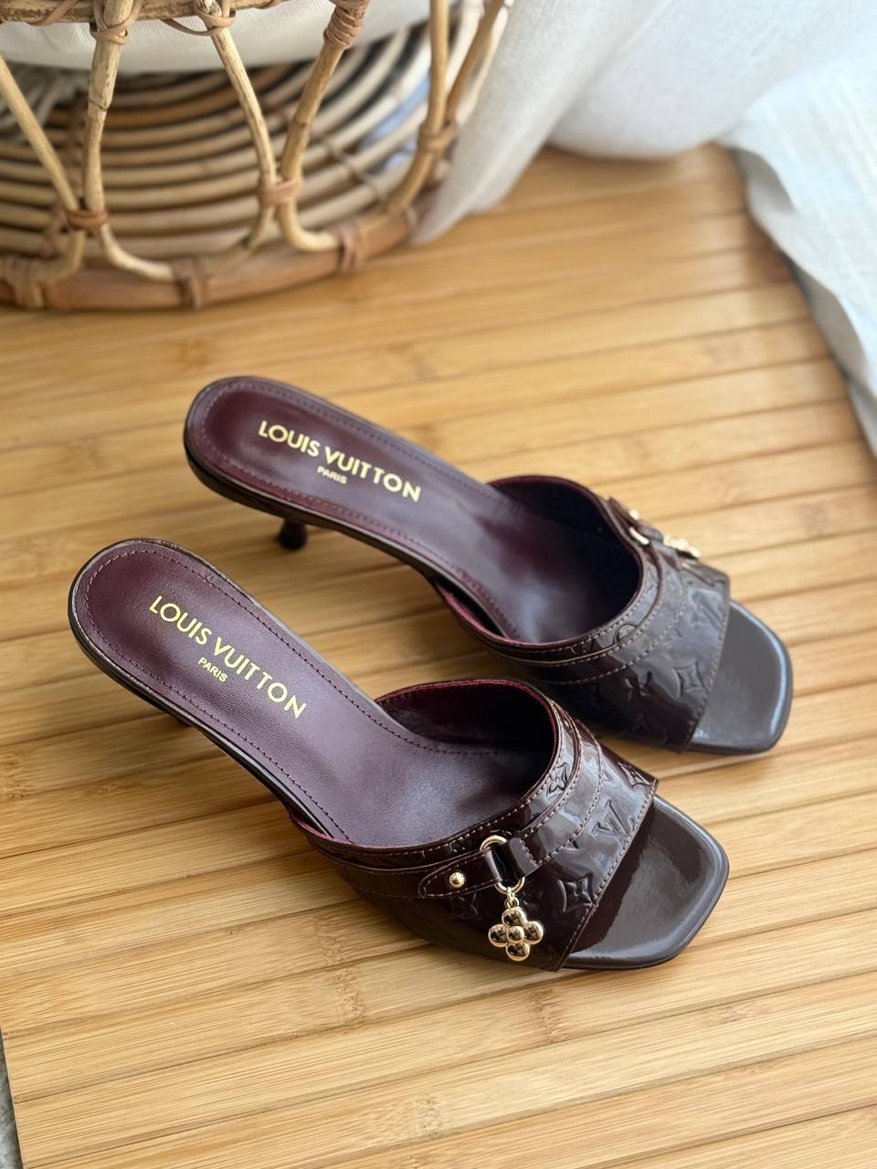LV
AA Quality
𝗦𝗶𝘇𝗲 𝟯𝟲 𝘁𝗼𝗼 𝟰𝟭 
450 dhs🇦🇪🇦🇪

Zain303
♥️♥️♥️