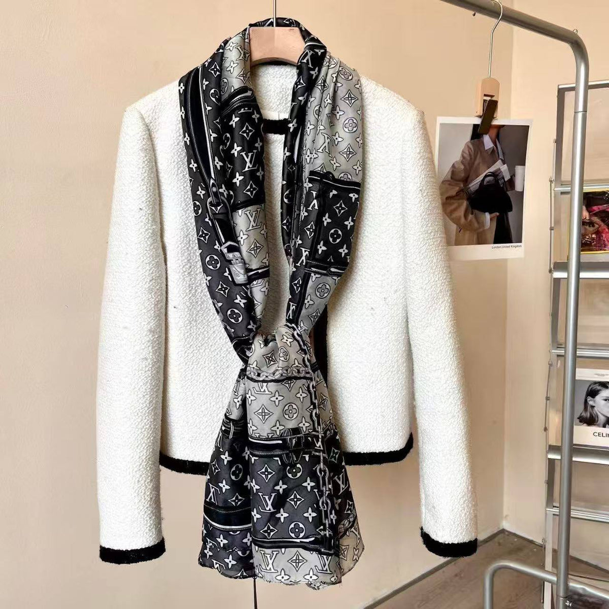 Scarfs 
new came 
high quality 

Size : 180cm*90cm

50 dhs🇦🇪🇦🇪

Zain295
♥️♥️♥️
