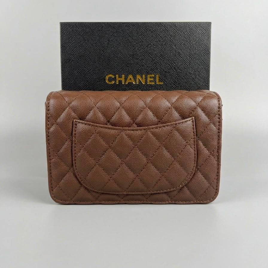 Chanel
Caviar 
High quality 
With box 
90 dhs✅

Zain136
♥️♥️♥️