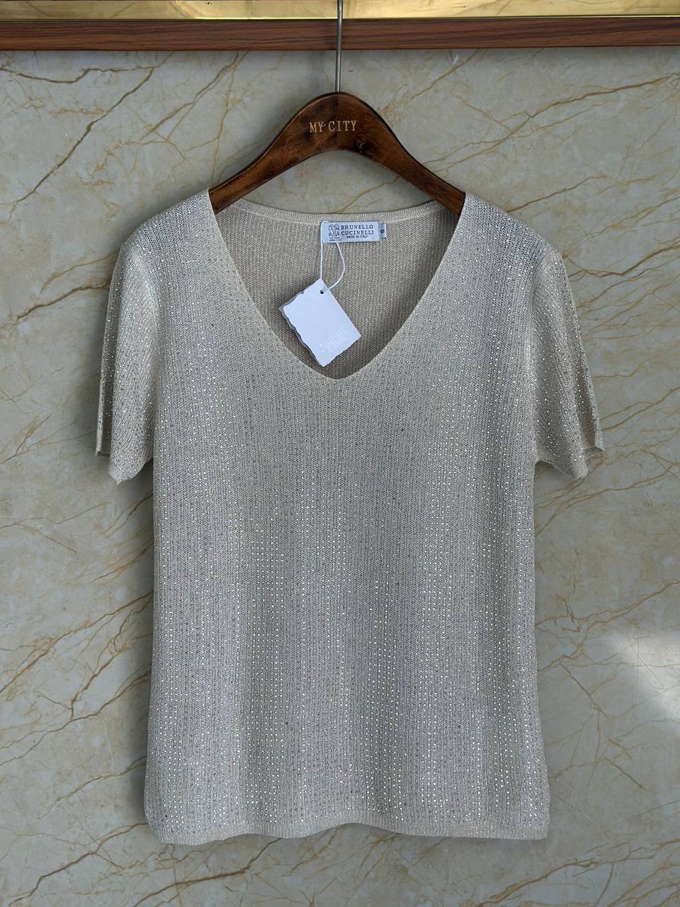 BRUNELLO CUCINELLI
Women’s Tshirt
Master Quality 
SML
350 dhs✅

Zain276
♥️♥️♥️