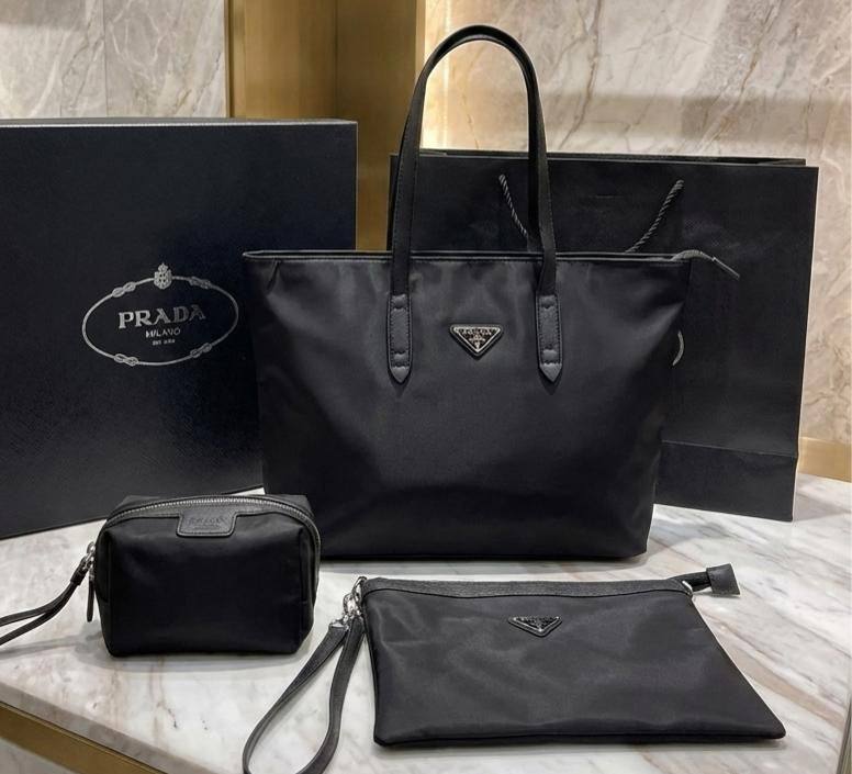3in1 Gucci - Fendi - Prada - MK - Coach
130 dhs🗽

Zain175
♥️♥️♥️