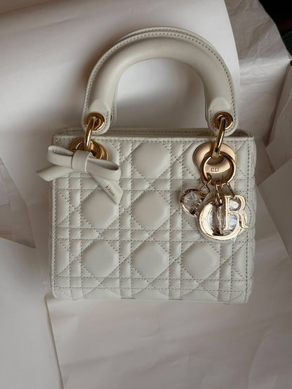 Dior

For Price 👇 WhatsApp✅
0568585901 
0507557372
0552275751 Owner Zain 👌

ZainETAG 4
♥️♥️♥️