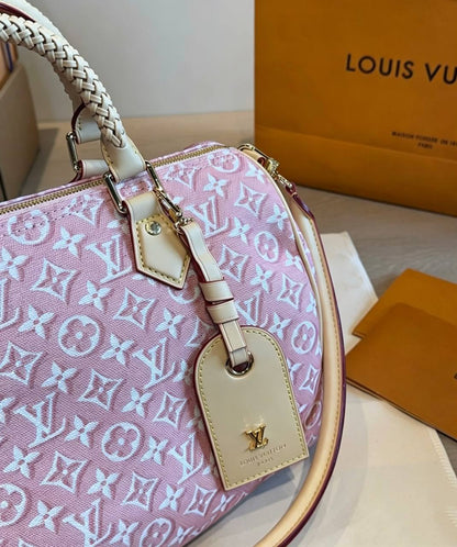 LV
MASTER QUALITY
260 dhs💓
……(with leather )
30CM

Zain295
♥️♥️♥️