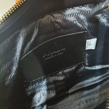 Prada ᴄʀᴏssʙᴀɢ
ʀᴇ- ɴʏʟᴏɴ sᴀғғɪᴀɴᴏ ʟᴇᴀᴛʜᴇʀ
ᴅᴇᴛᴀᴄʜᴀʙʟᴇ ᴘᴏᴜᴄʜ
ᴀᴅᴊᴜsᴛᴀʙʟᴇ sᴛʀᴀᴘ
sɪᴢᴇ 28 cm

75 dhs🇦🇪🇦🇪

Zain31
♥️♥️♥️