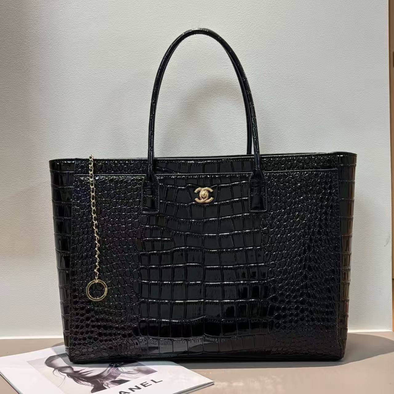 Chanel Big size🙋🏻‍♀️🥰
Master🌺🌺
40cm🫶🏼🫶🏼🫶🏼 
410 dhs💓

Zain297
♥️♥️♥️