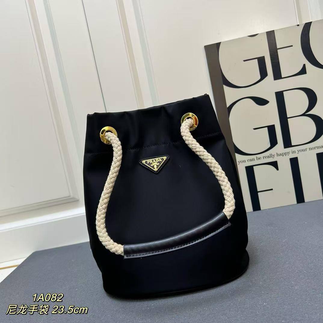 Parada🙋‍♂️💕💕
Master
23.5cm 🥰 
310 dhs❣️

Zain228
♥️♥️♥️