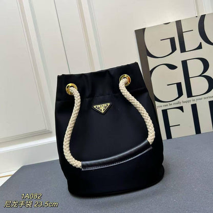 Parada🙋‍♂️💕💕
Master
23.5cm 🥰 
310 dhs❣️

Zain228
♥️♥️♥️
