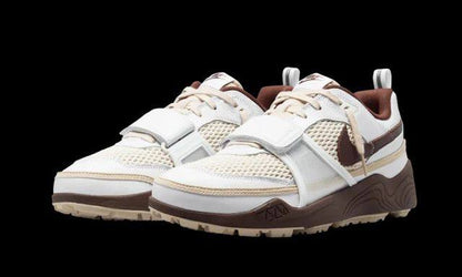 Nike Zoom Field Jaxx Travis Scott ‘Light Chocolate’ 🤎🌵
40-45 AVAILABLE 
210 dhs🪙💕

Zain242
♥️♥️♥️