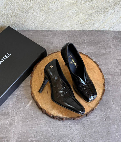 CHANEL 💫😍
SuperMaster Quality 💯
550 dhs✅
Size: 36-41 💥

Zain171
♥️♥️♥️