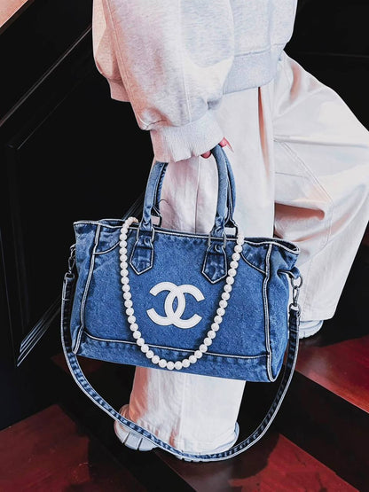 CHANEL 
COPY ONE 
150 dhs💓

Zain39