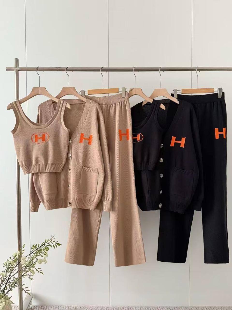Free size 
3 in 1
Set 170 dhs🇦🇪🇦🇪

Zain17
♥️♥️♥️