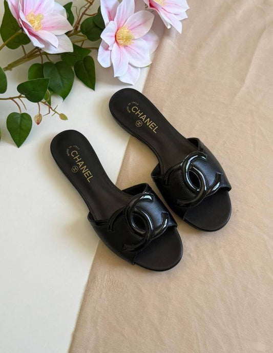 CHANEL 

SIZE  36  to 41                                                                                                       

150 dhs🇦🇪🇦🇪

Zain224
♥️♥️♥️