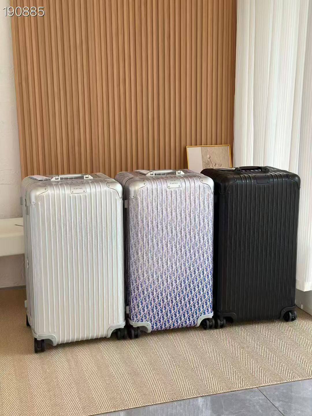 Dior Trunk 
Master quality 💓💓
2100 dhs✅✅

Zain341
♥️♥️♥️