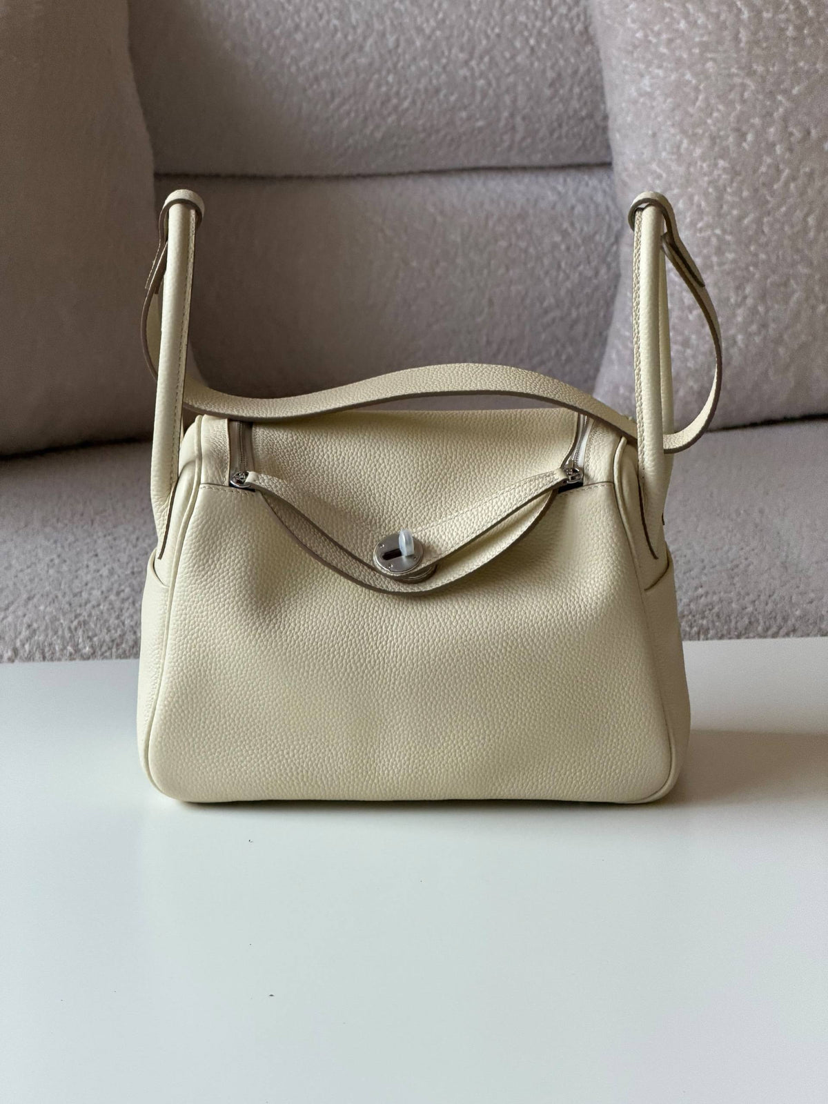 Dior offer

195 dhs 

 Valvet pretty shop 
♥️♥️♥️

Zc