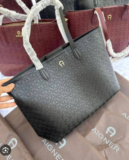Aigner
100 dhs🗽
size：50cm
Good quality

Zain35
♥️♥️♥️