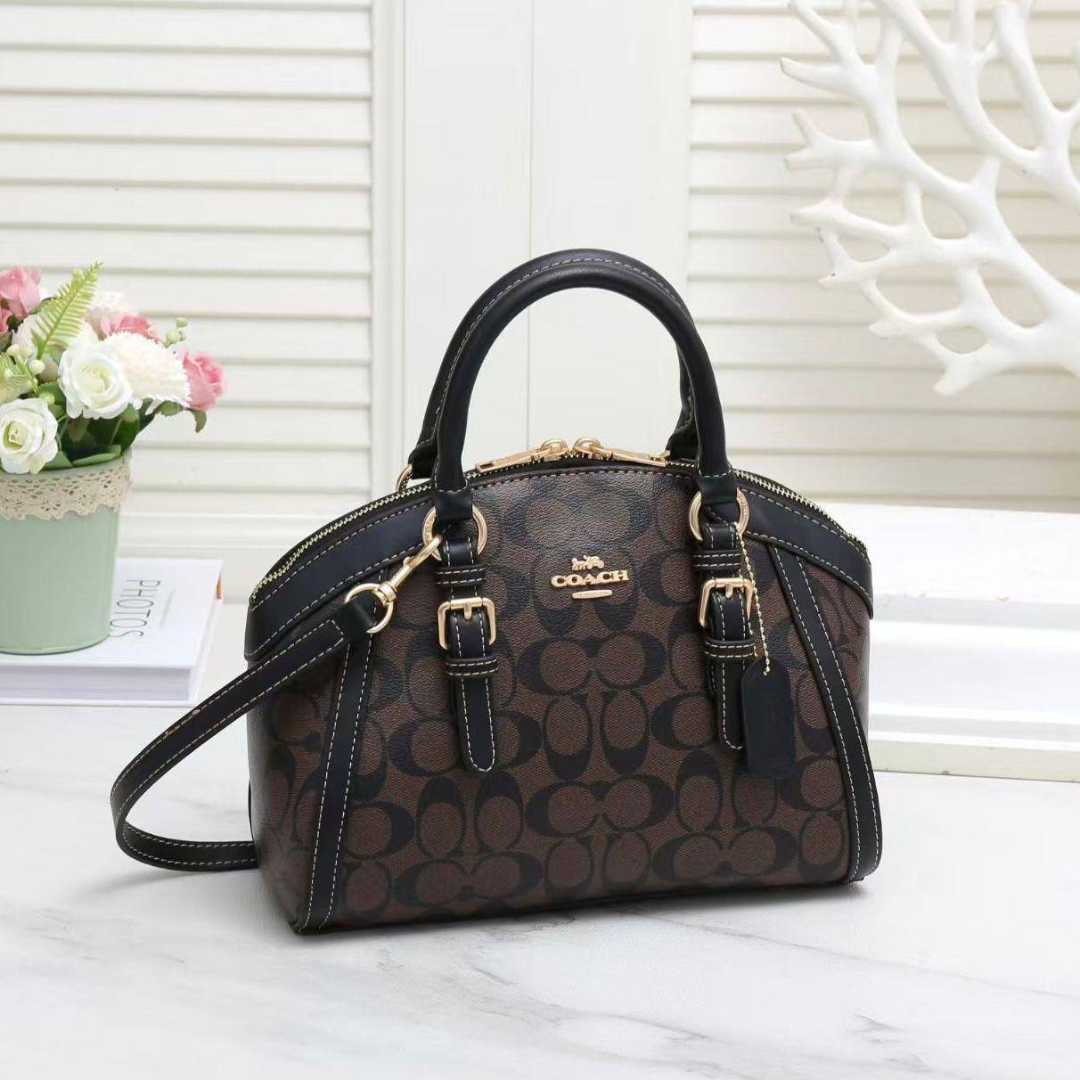 COACH 
HIGH QUALITY 
115 dhs✅

Zain39
♥️♥️♥️