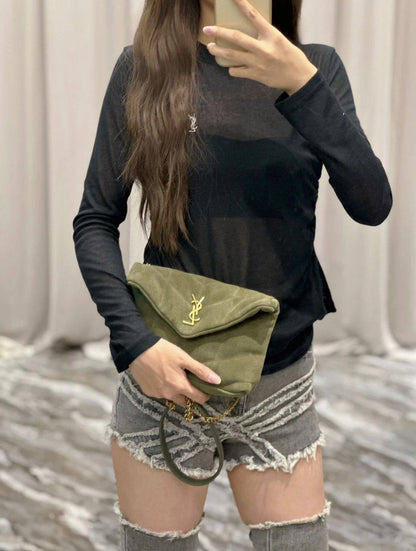 YSL
90 dhs🪙🖤
size：23×13×7cm
Good quality 
with box
🎁🎁🎁

Zain35
♥️♥️♥️