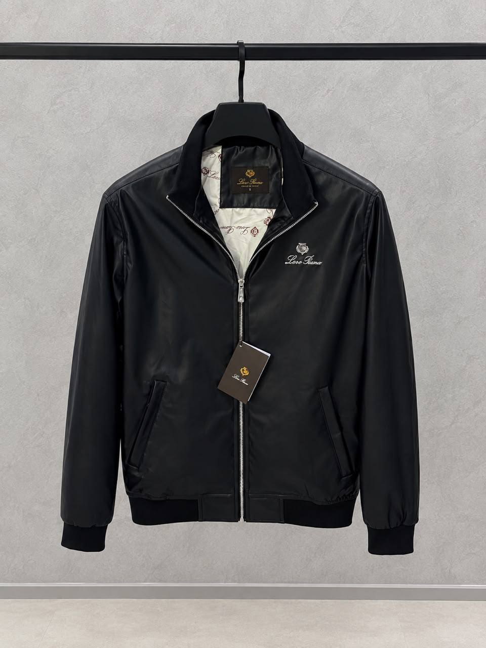 LORO PIANA JACKET ❣️
LEATHER 
SUPER MASTER QUALITY ✨
SIZE :Sto XXL

750 dhs🇦🇪🇦🇪🇦🇪

Zain327
♥️♥️♥️