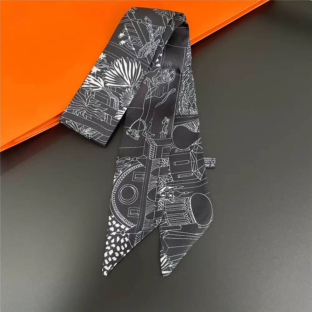 New Arrival
Scarf ties/Bag Tie🔥🔥
Master quality 
Size : 90cm *5cm 
20 dhs✅

Zain243
♥️♥️♥️
