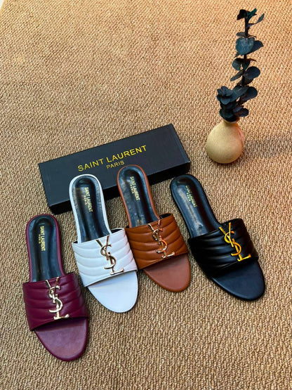 Slippers
75 dhs✅
Size 36-41

Zain236
♥️♥️♥️