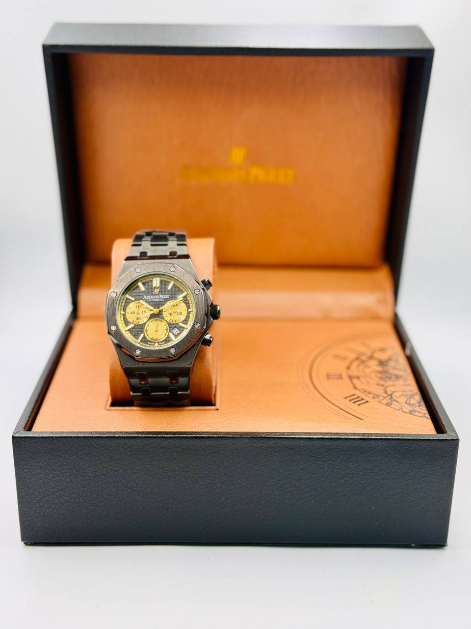 AP Men
*chronograph working*
85 dhs🪙

Zain08
♥️♥️♥️